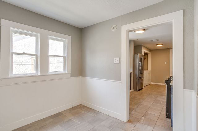 3221 8th Avenue, Fort Worth, TX 76110