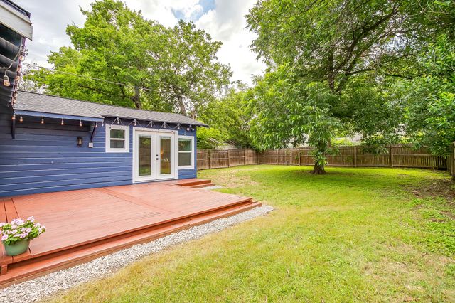 3221 8th Avenue, Fort Worth, TX 76110