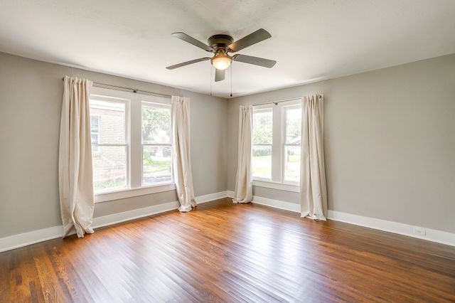 3221 8th Avenue, Fort Worth, TX 76110