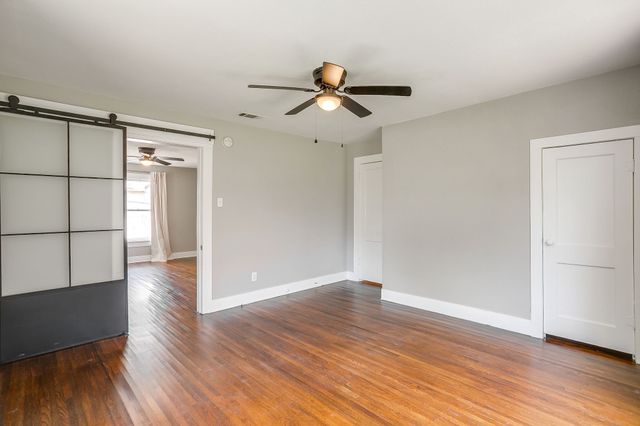 3221 8th Avenue, Fort Worth, TX 76110