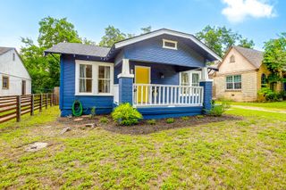 3221 8th Avenue, Fort Worth, TX 76110