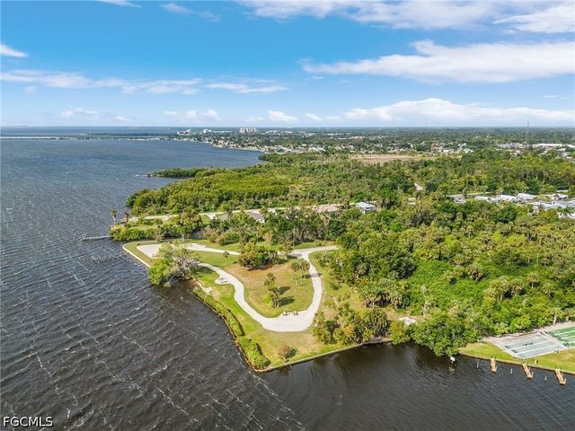 14623 Paul Revere LOOP, North Fort Myers, FL 33917