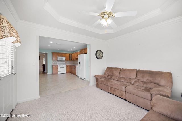 10018 Chenoweth Vista Way, Louisville, KY 40299