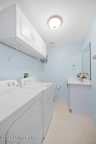 10018 Chenoweth Vista Way, Louisville, KY 40299