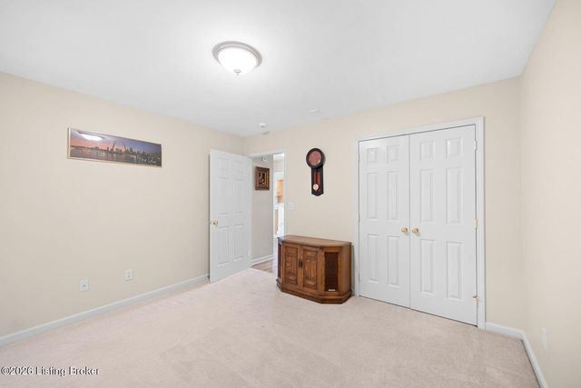 10018 Chenoweth Vista Way, Louisville, KY 40299