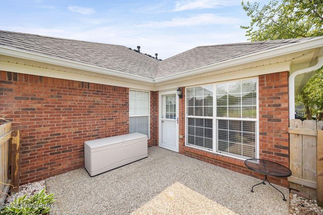 10018 Chenoweth Vista Way, Louisville, KY 40299