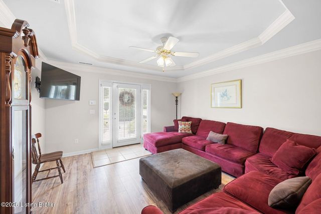 10018 Chenoweth Vista Way, Louisville, KY 40299