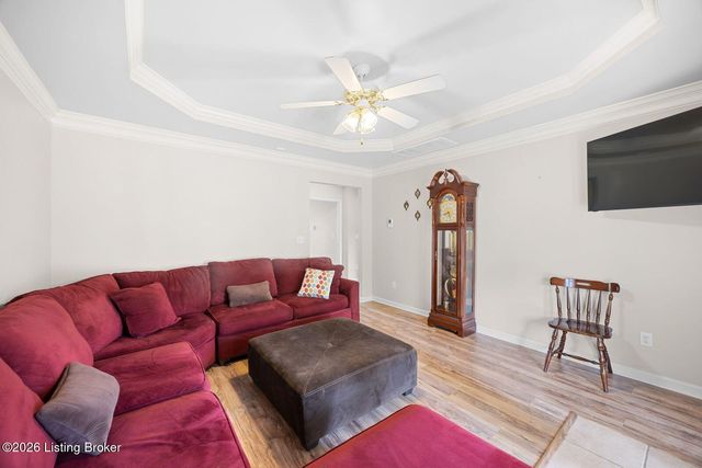 10018 Chenoweth Vista Way, Louisville, KY 40299