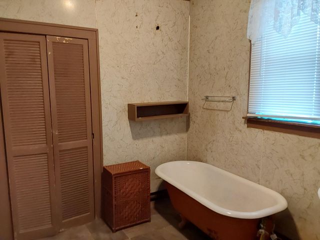 357 Garfield Avenue, Valparaiso, IN 46383