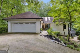 2330 Castle Lane NE, Marietta, GA 30062