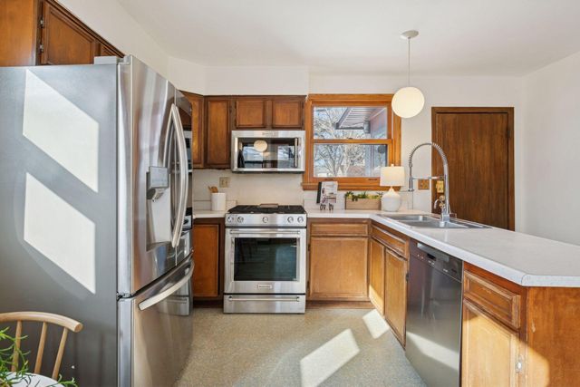 5626 Clinton Avenue, Minneapolis, MN 55419