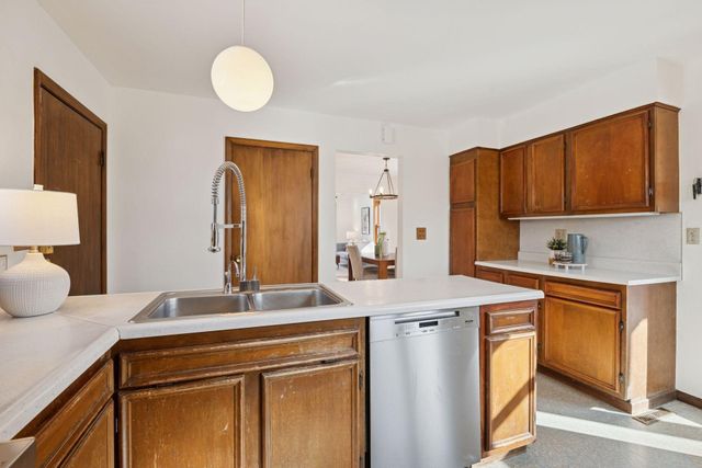 5626 Clinton Avenue, Minneapolis, MN 55419