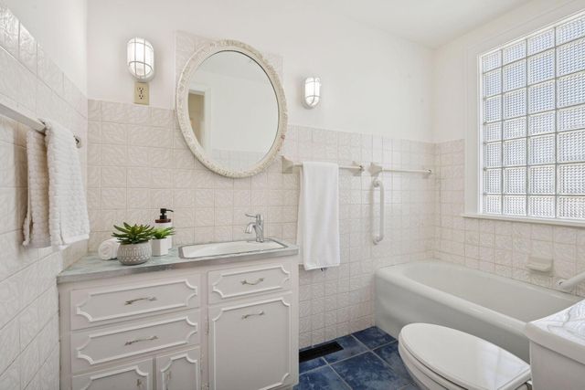 5626 Clinton Avenue, Minneapolis, MN 55419