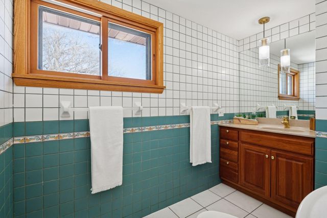 5626 Clinton Avenue, Minneapolis, MN 55419