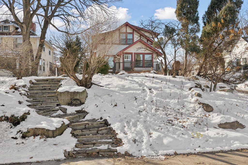 5626 Clinton Avenue, Minneapolis, MN 55419