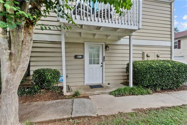 1356 Old Coach Road SW, Marietta, GA 30008