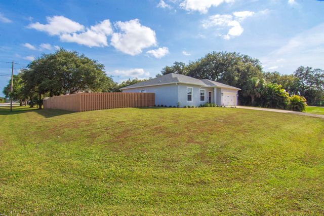 8686 104th Avenue, Vero Beach, FL 32967