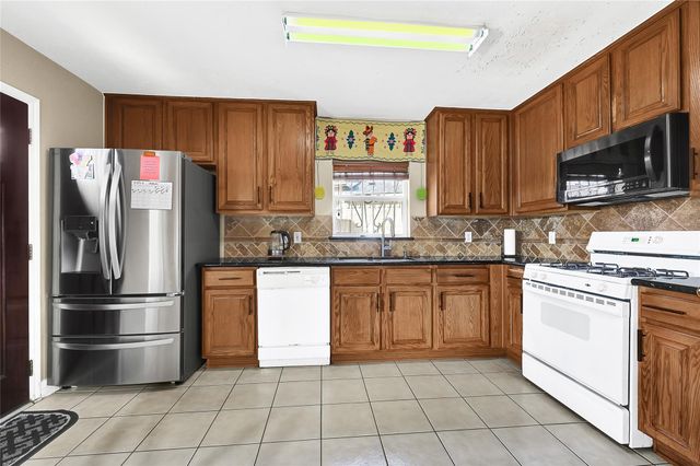 718 Vista Grove Circle, Houston, TX 77073