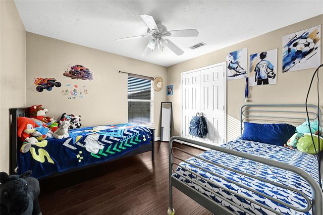 718 Vista Grove Circle, Houston, TX 77073