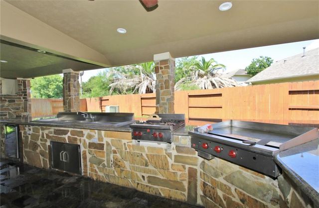 718 Vista Grove Circle, Houston, TX 77073