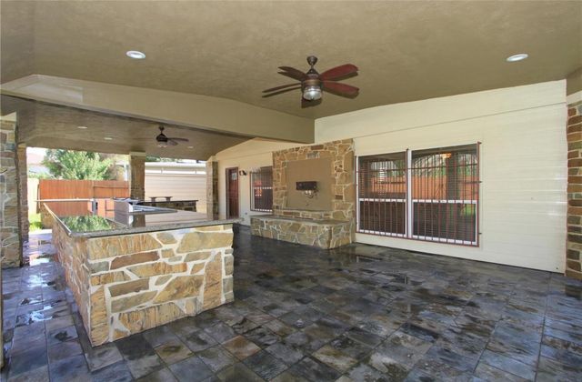 718 Vista Grove Circle, Houston, TX 77073