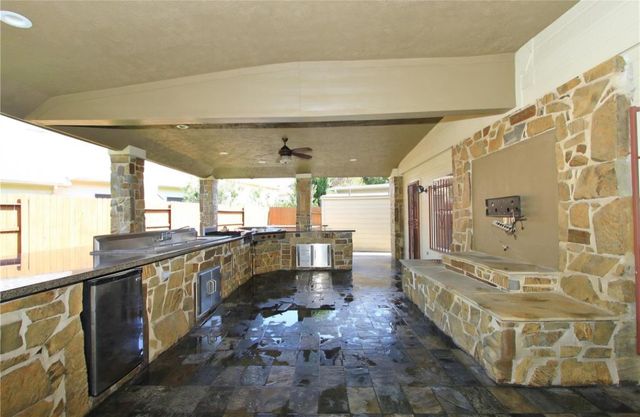 718 Vista Grove Circle, Houston, TX 77073