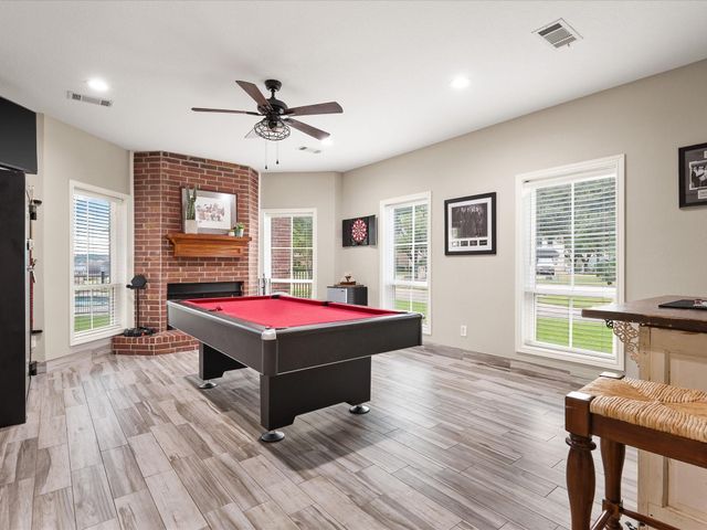 2906 Penninsula Point, Montgomery, TX 77356