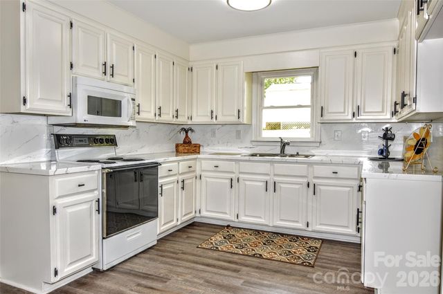 3916 Wonderland Drive, Matthews, NC 28104