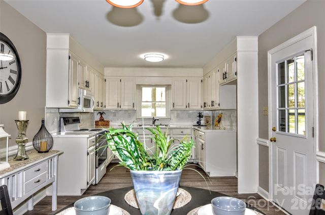 3916 Wonderland Drive, Matthews, NC 28104