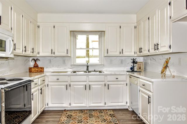 3916 Wonderland Drive, Matthews, NC 28104