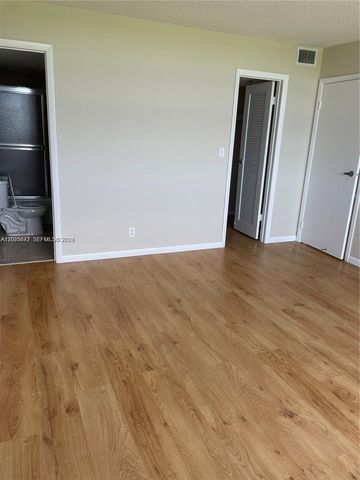 3100 W Rolling Hills Cir 502, Davie, FL 33328