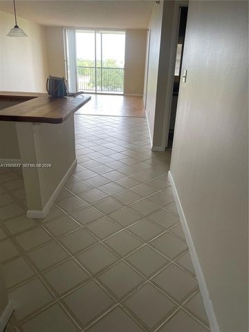 3100 W Rolling Hills Cir 502, Davie, FL 33328