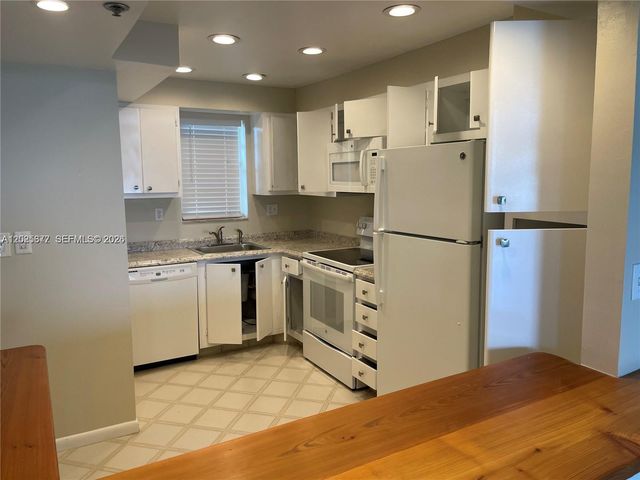 3100 W Rolling Hills Cir 502, Davie, FL 33328