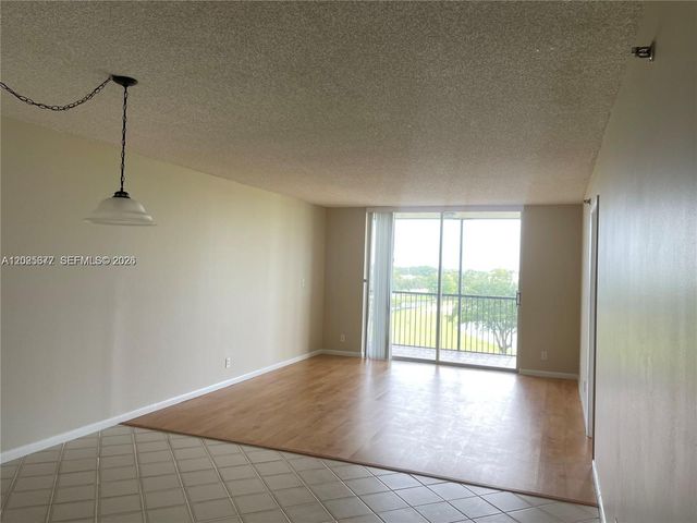 3100 W Rolling Hills Cir 502, Davie, FL 33328