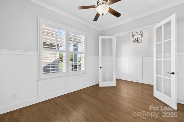 124 Sisters Cove Court, Mooresville, NC 28117
