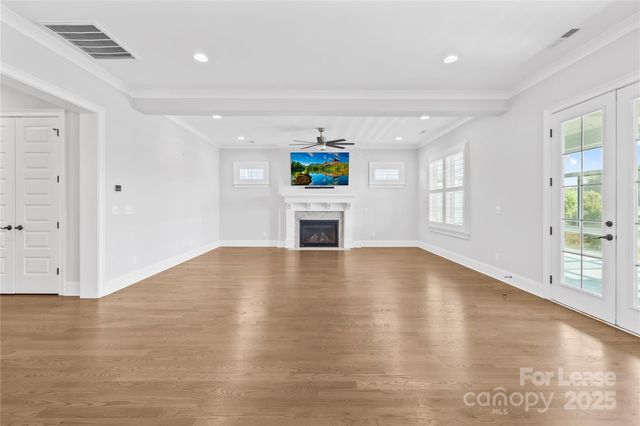 124 Sisters Cove Court, Mooresville, NC 28117