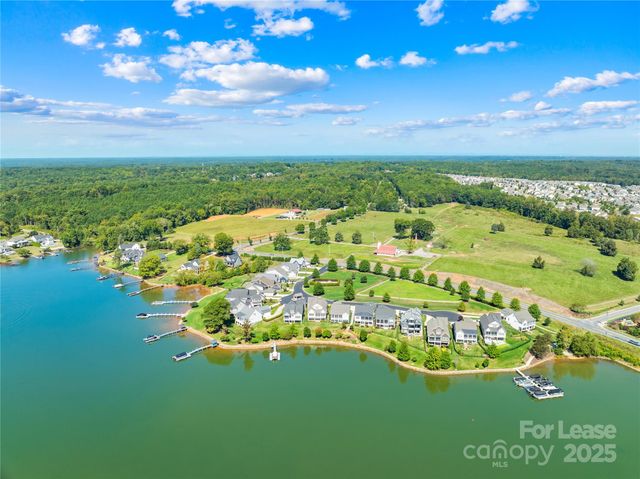 124 Sisters Cove Court, Mooresville, NC 28117