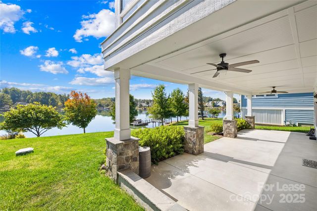 124 Sisters Cove Court, Mooresville, NC 28117