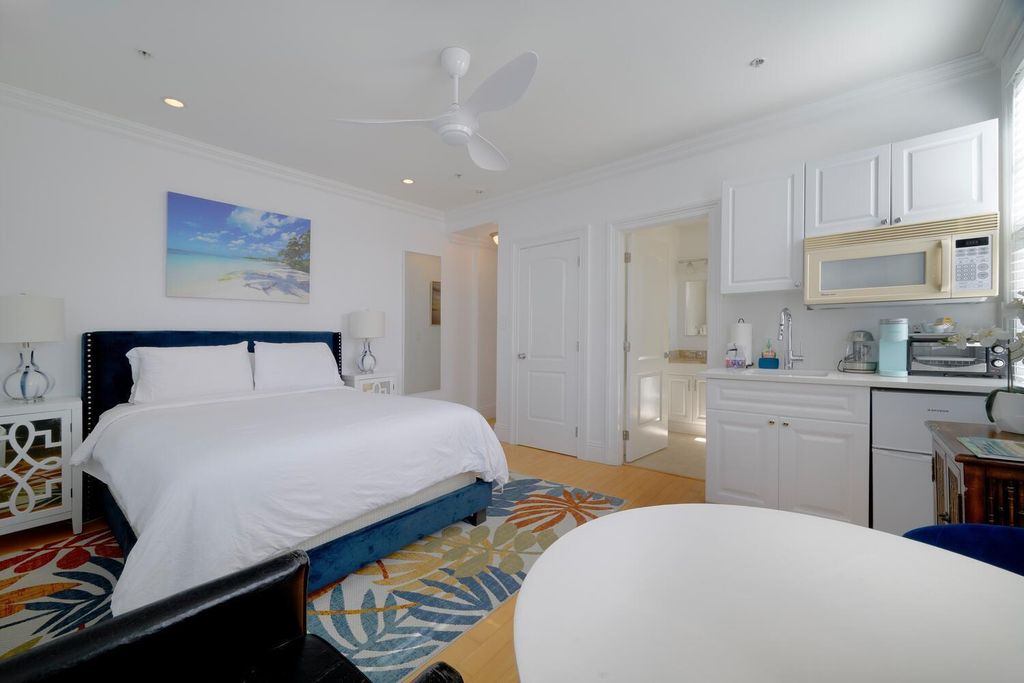 235 Sunrise Avenue 3265, Palm Beach, FL 33480