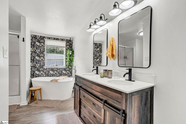 107 Floral Wood Way, Pelzer, SC 29669