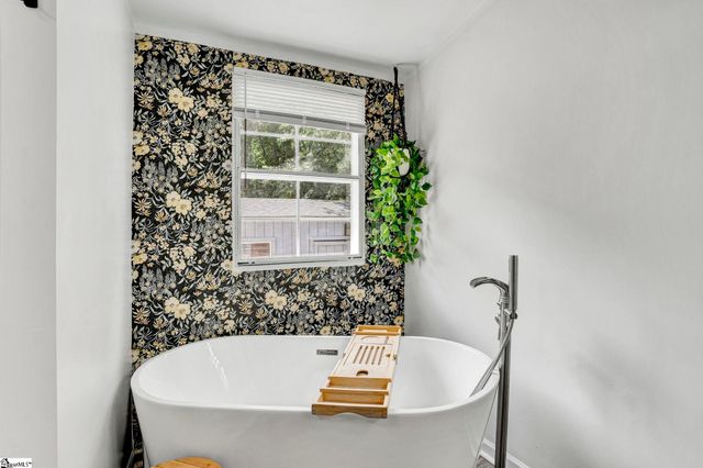 107 Floral Wood Way, Pelzer, SC 29669
