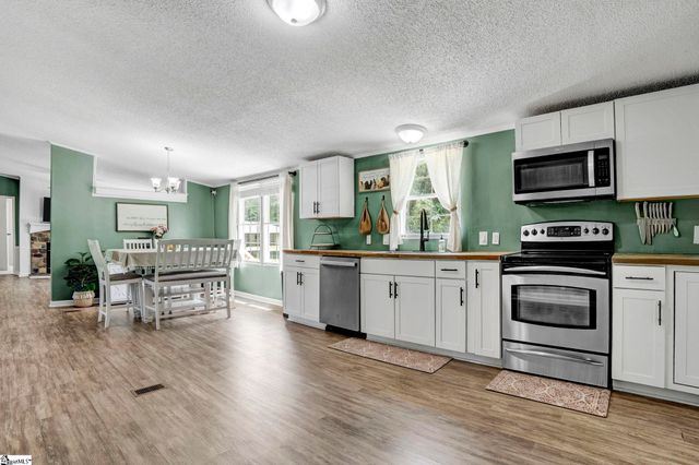 107 Floral Wood Way, Pelzer, SC 29669