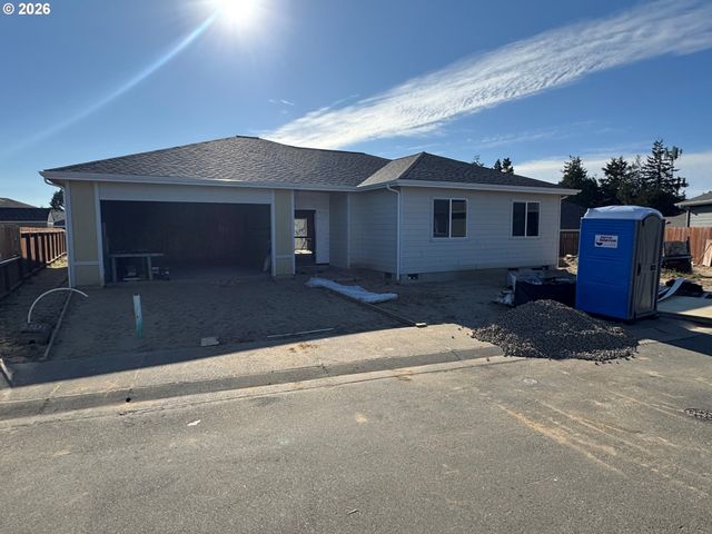 1854 Cabezon Ct, North Bend, OR 97459