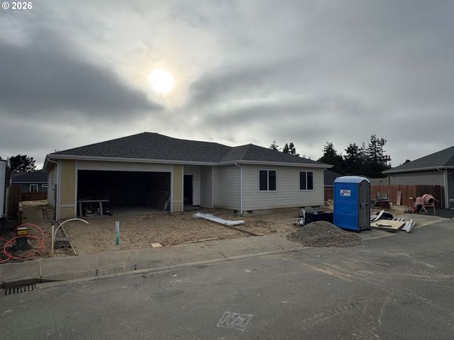 1854 Cabezon Ct, North Bend, OR 97459