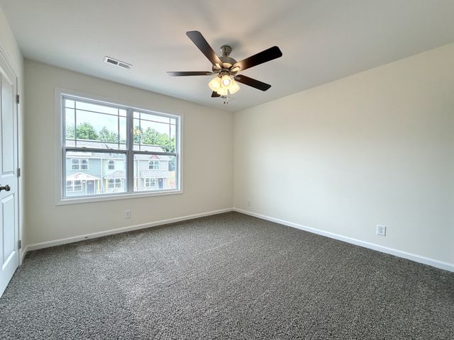 912 Peaceful Pl, Clarksville, TN 37040