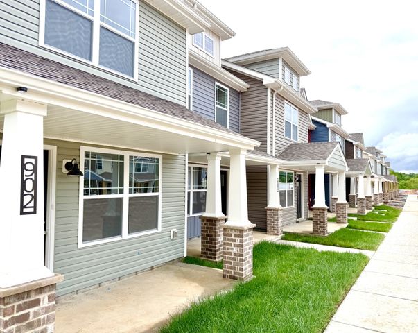 912 Peaceful Pl, Clarksville, TN 37040