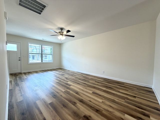 912 Peaceful Pl, Clarksville, TN 37040