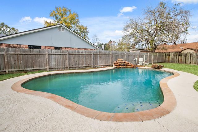17610 Possums Run Drive, Humble, TX 77396