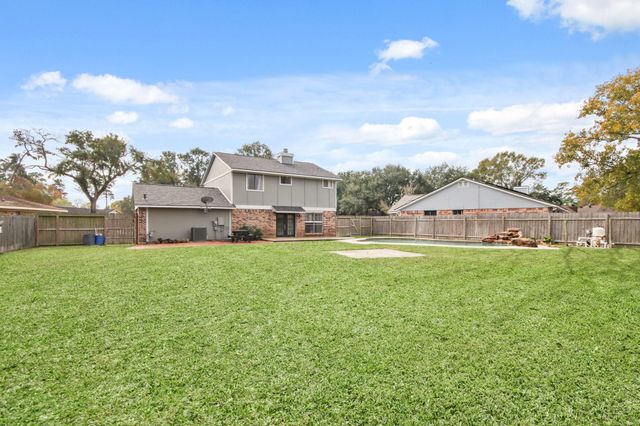 17610 Possums Run Drive, Humble, TX 77396