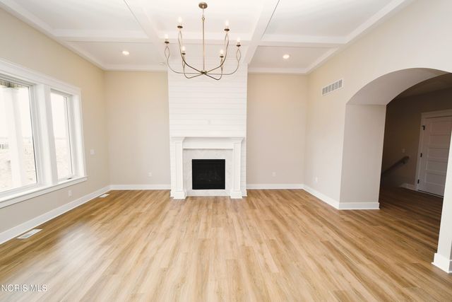 9225 Summer Song Ln, Sylvania, OH 43560